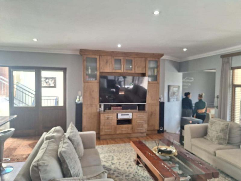 3 Bedroom Property for Sale in Mossel Bay Western Cape